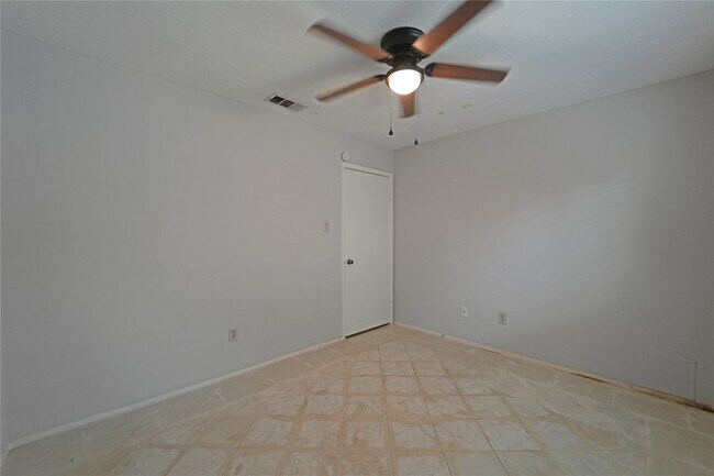 Building Photo - 21738 Dovington Ct