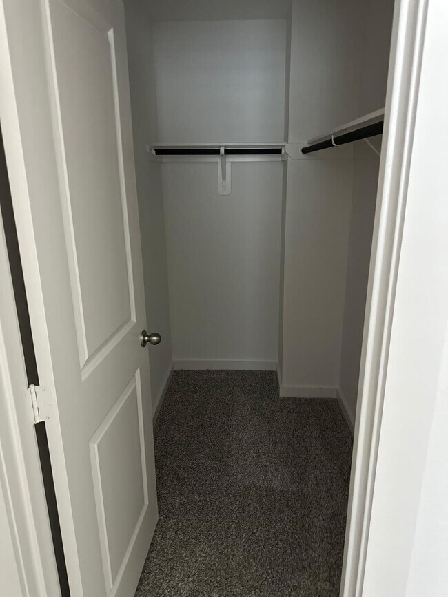 Building Photo - 8027 Marchese Dr