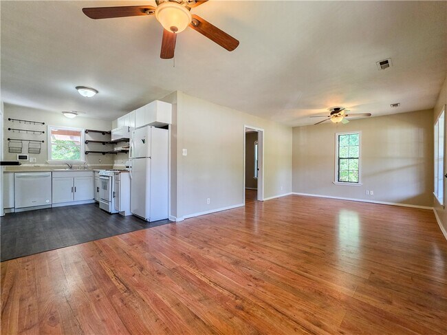Building Photo - 1505 Garland Ave
