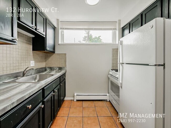 Building Photo - 132 Huronview Ct