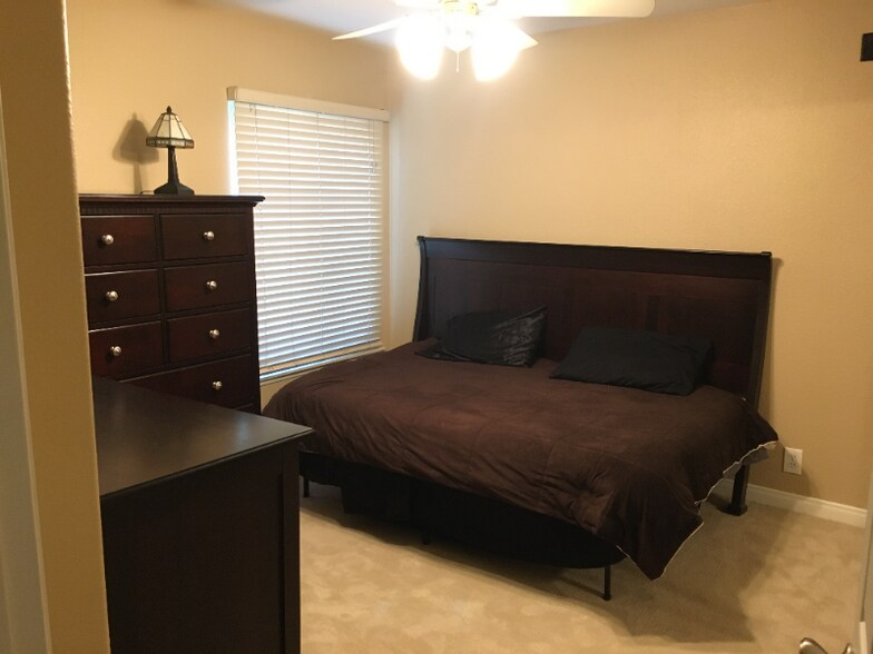 Building Photo - 4535 Ramona Ave