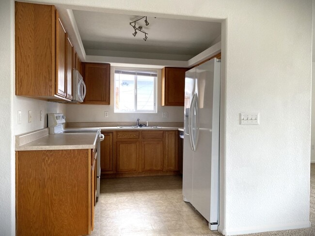 Building Photo - 3906 Charles St