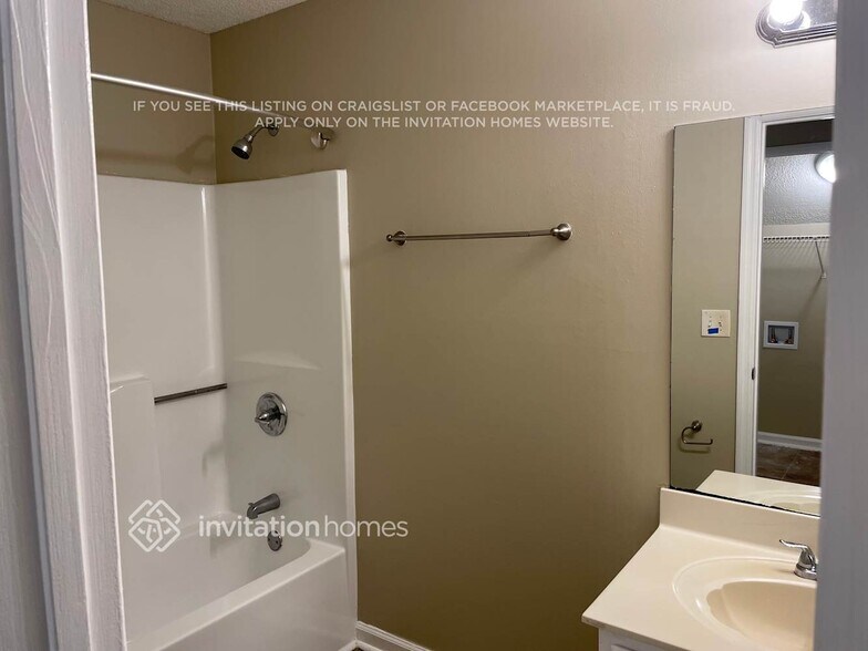 Building Photo - 1401 Chapel Hill Ln SW
