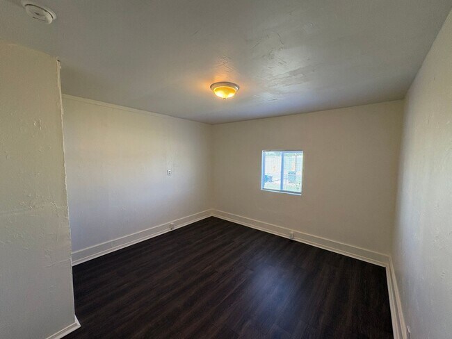 Building Photo - 4116