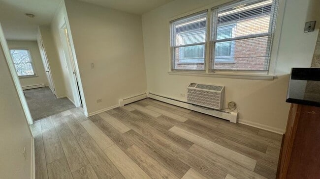 Building Photo - 3 bedroom in CHICAGO IL 60630