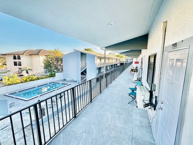 Building Photo - 826 Wiggins Pass Rd