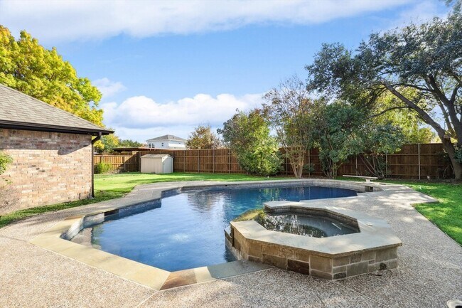 Building Photo - 6814 Hyacinth Ln
