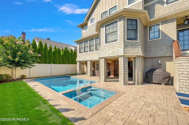 Building Photo - 45 Strickland St