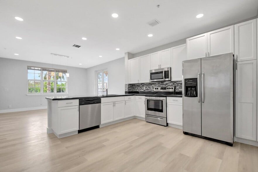 Building Photo - 1635 N Federal Hwy