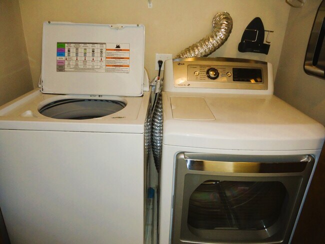 Building Photo - 642 Diamond Pointe Dr