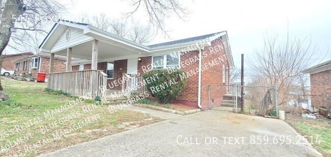 Building Photo - NEW LISTING 3 BEDROOM 1 BATHROOM HOUSE!!! ...