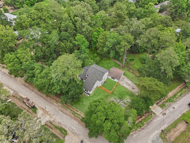 Building Photo - 18009 Split Oak Cir
