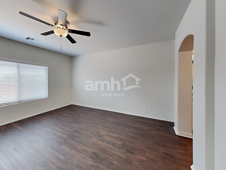 Building Photo - 10483 E Rita Ranch Crossing Cir