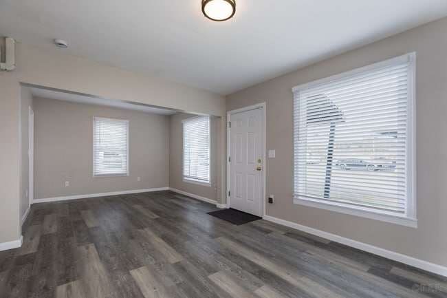 Building Photo - 33450 SW Hall St