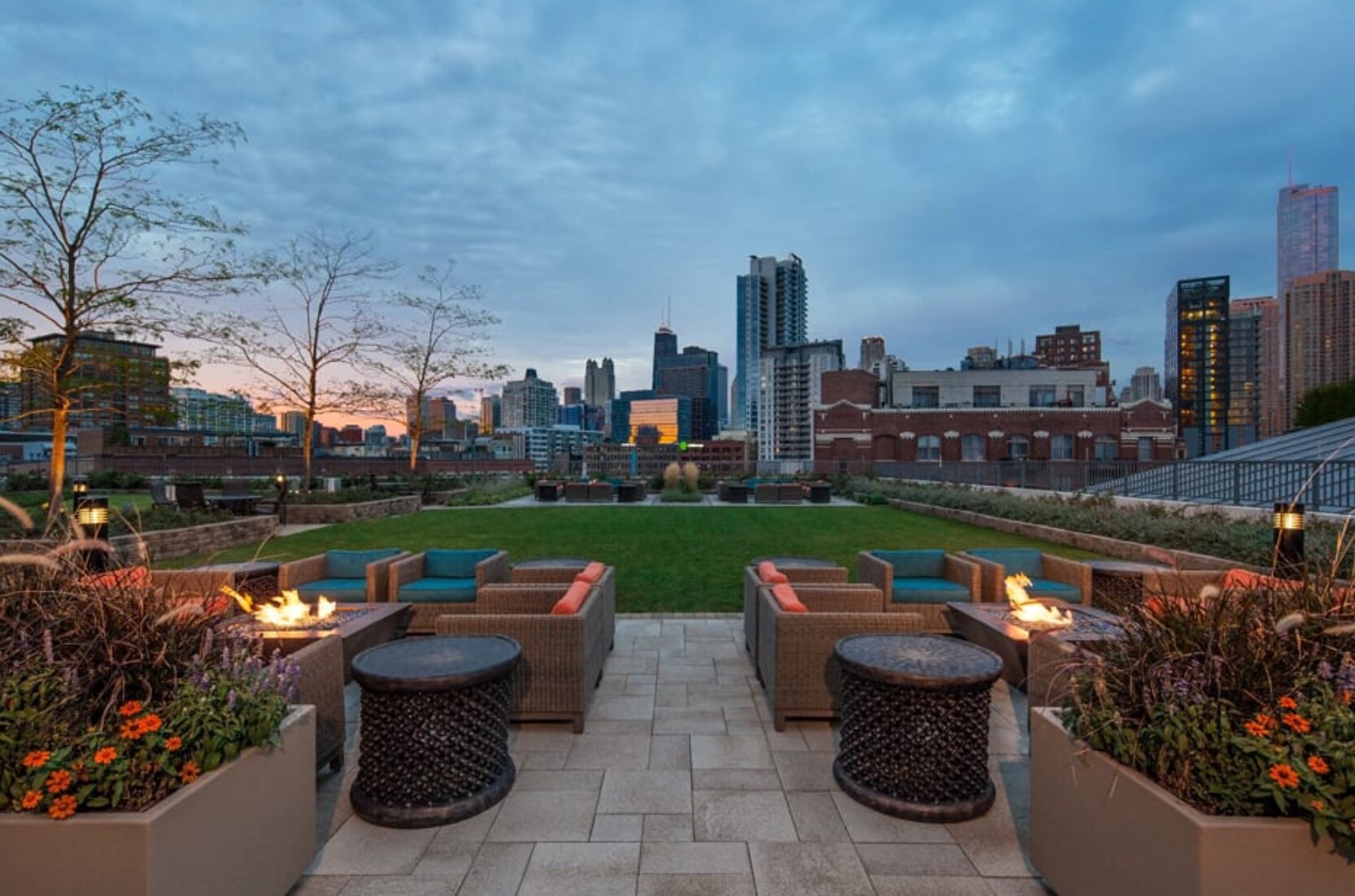 Building Photo - 645 N Kingsbury St