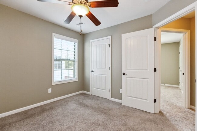 Building Photo - 1275 Golden Eagle Way