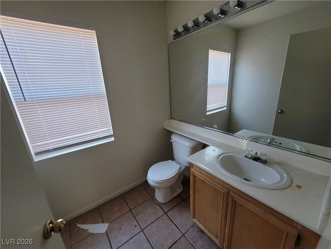 Building Photo - 25 Newburg Ave