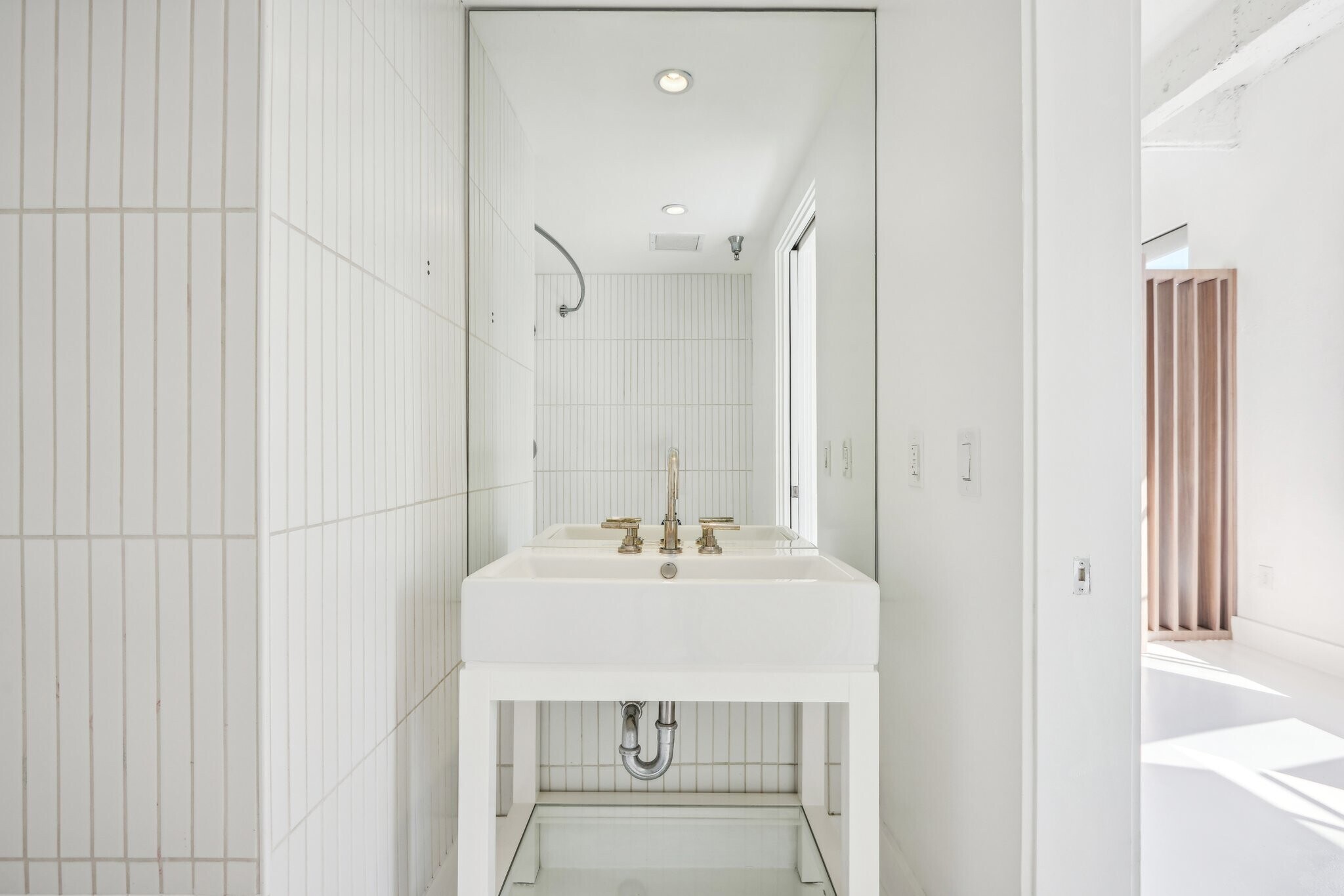 Building Photo - 6253 Hollywood Blvd