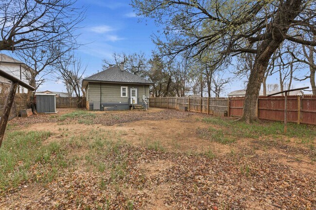 Building Photo - 1617 NW 7th St