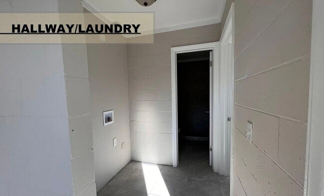 Building Photo - 2 Bedroom, 1 Bath in The Lyon St. Neighborhood - Coming Soon!
