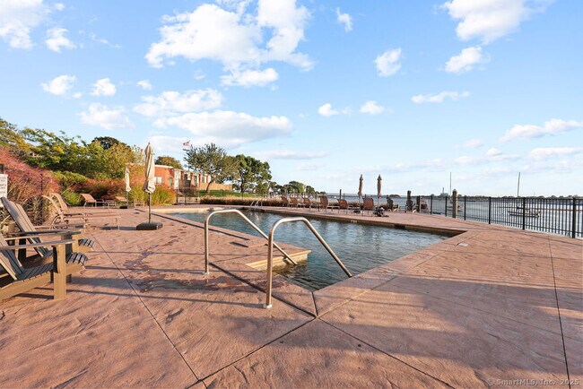 Building Photo - 100 Seaview Ave