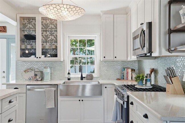 Building Photo - 759 Lantana Ave