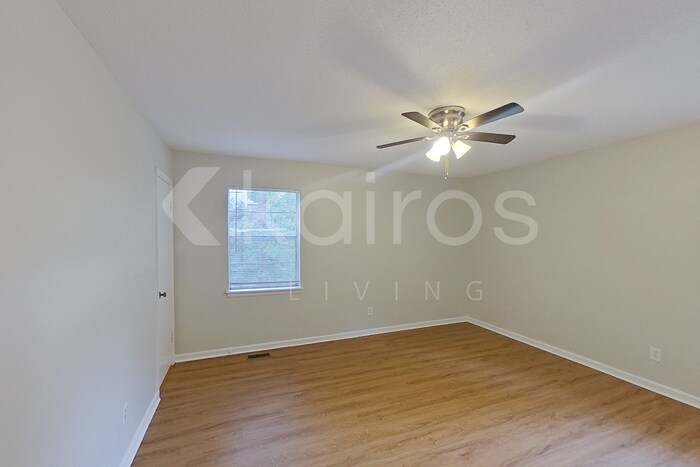Building Photo - 5169 Beacon Dr