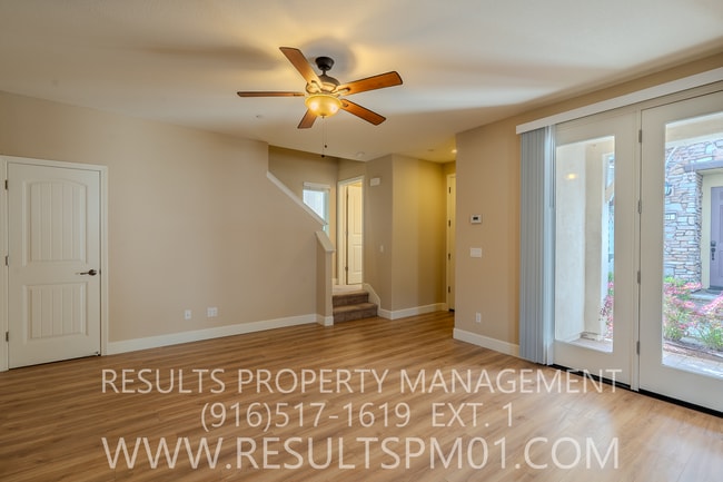 Building Photo - Spacious 3 Bedroom home! Great location!