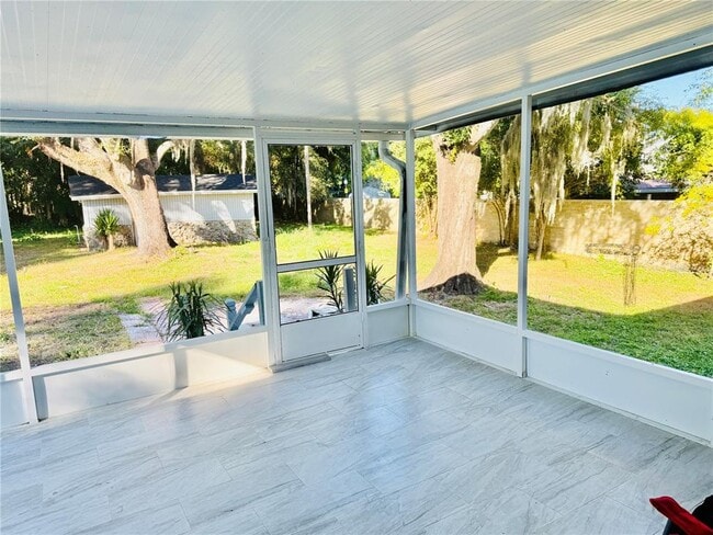 Building Photo - 748 Parkview Pl