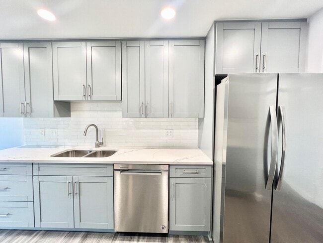 Building Photo - 4C Cove Ln