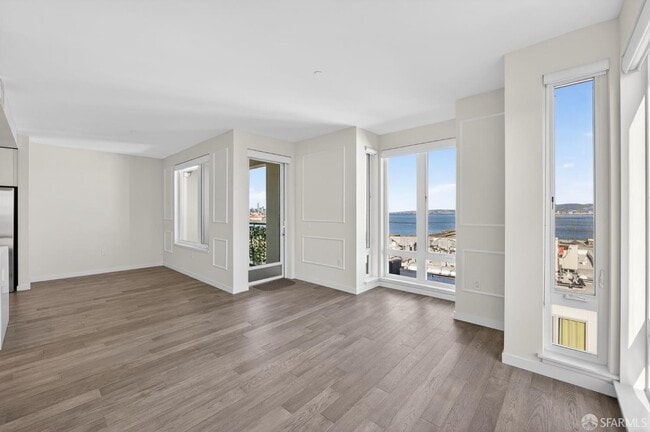 Building Photo - 10 Innes Ct