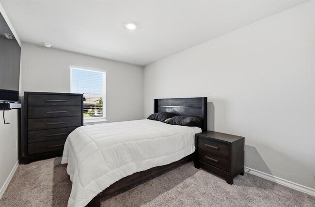 Building Photo - 488 Pepperbark Loop