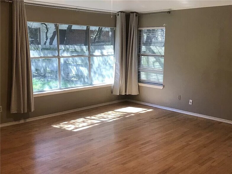 Building Photo - 1204 Machado Rd