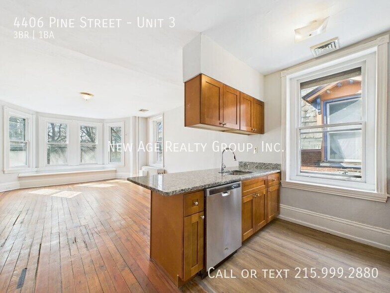 Building Photo - 4406 Pine St