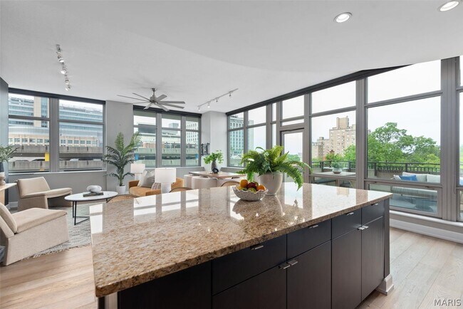 Building Photo - 4909 Laclede Ave