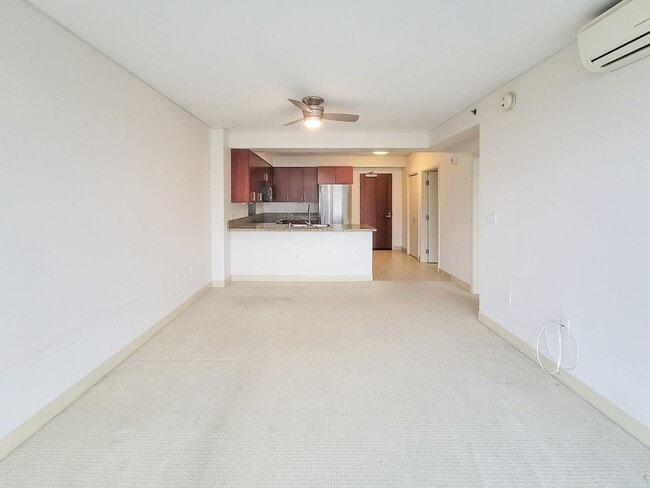 Building Photo - 1BR / 1Bath / 1Pkg - Condo in Kakaako Avai...
