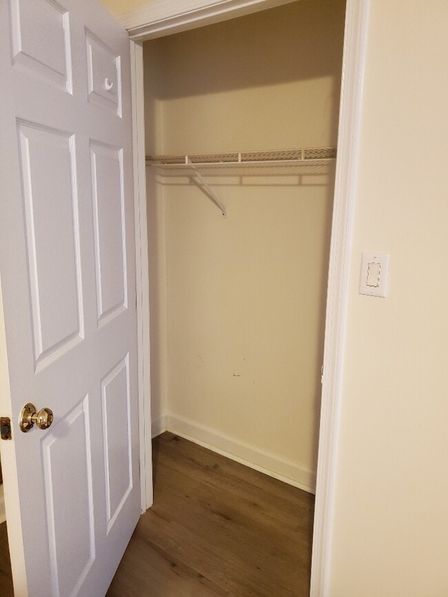 Building Photo - 512 Pine St