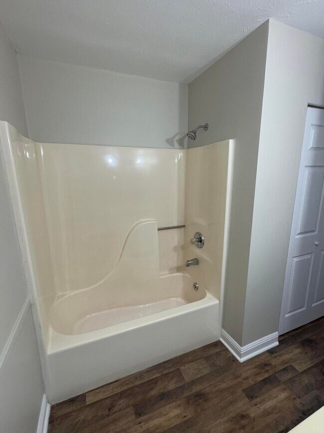 Building Photo - 1470 Vintage Cir