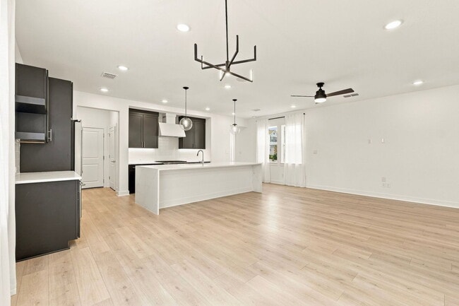 Building Photo - 2305 Via Laura Ln