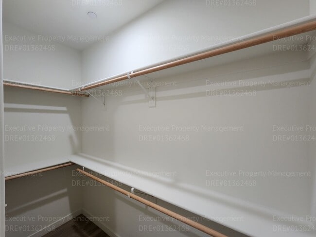 Building Photo - 8512 Grandy St