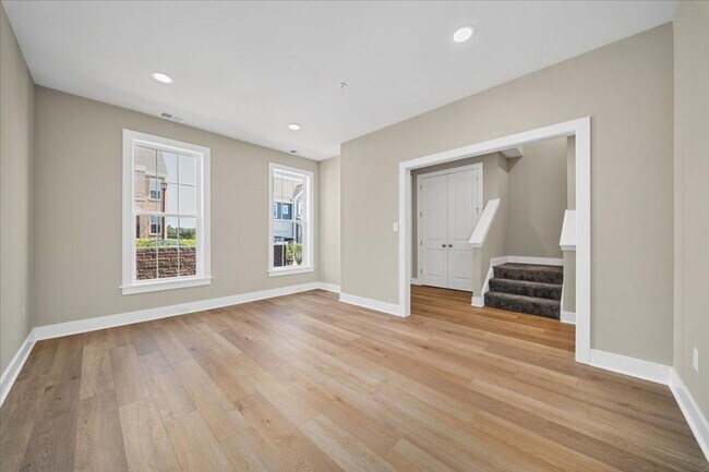 Building Photo - Brand New Luxury Townhome for LEASE