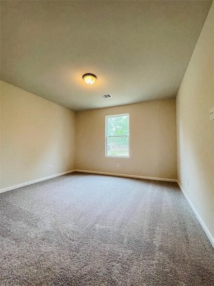 Building Photo - 203 Big Oak