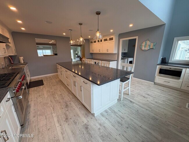 Building Photo - 3608 Ocean Terrace