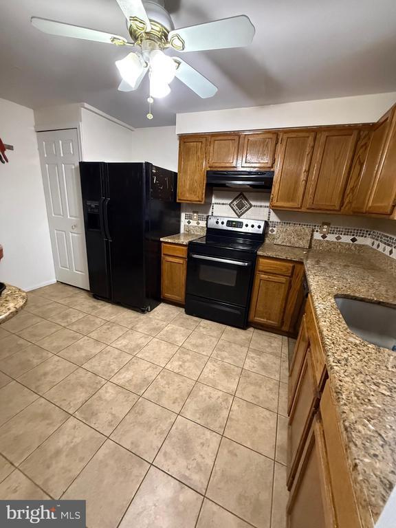 Building Photo - 6 Southall Ct