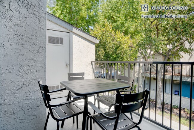 Building Photo - 932 Willowleaf Dr