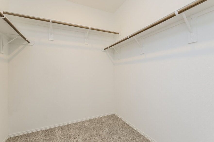 Building Photo - 16731 Rover Ln