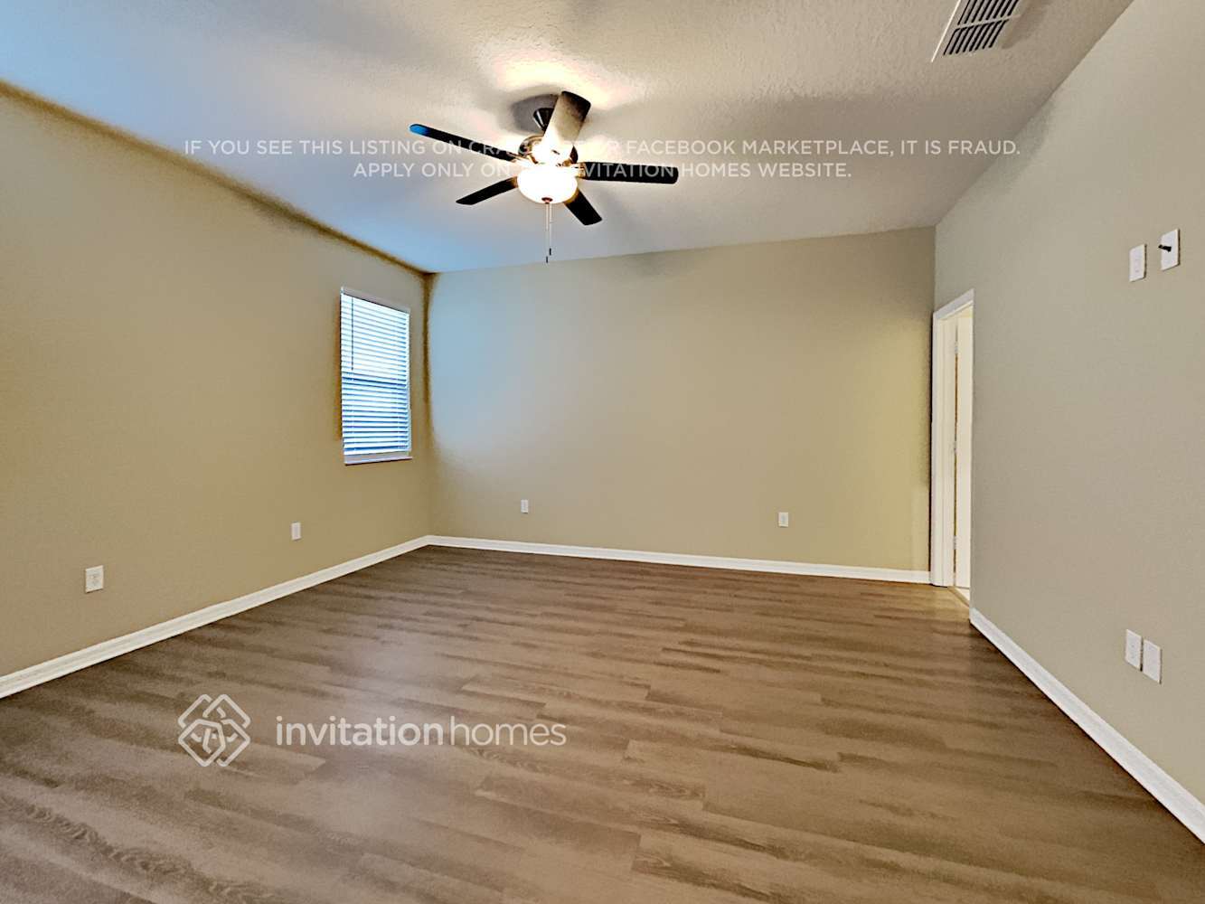 Building Photo - 14231 Seranoa Dr