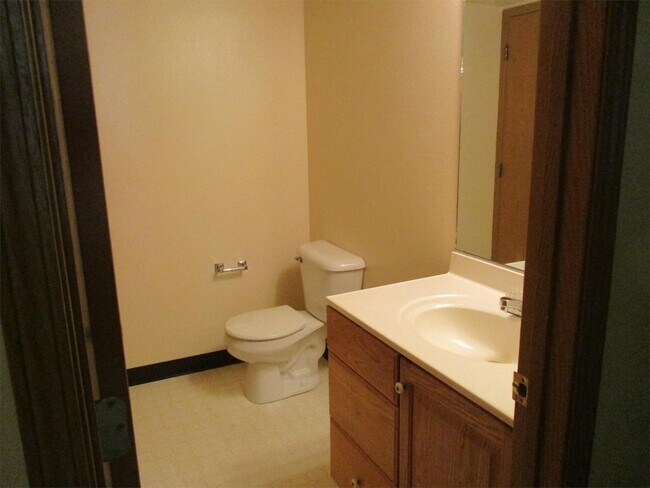 Building Photo - 1530 Idaho Ave