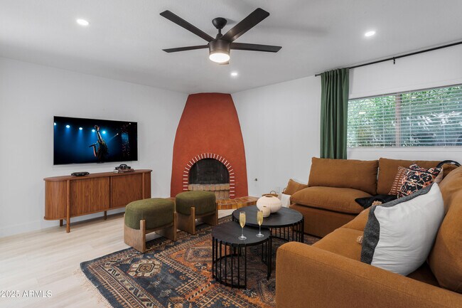 Building Photo - 12271 N 74th St