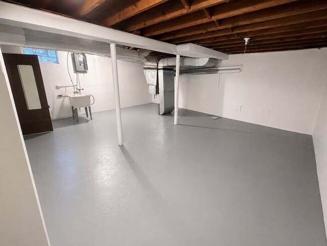 Building Photo - Spacious 3-Bedroom Home Ready for Move-In